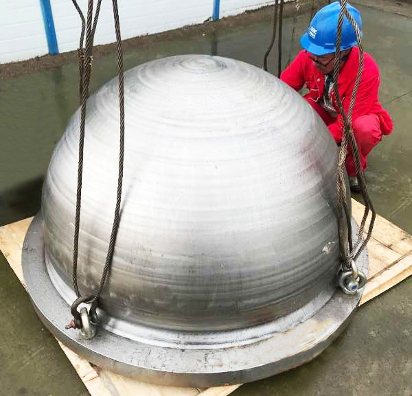 3-2、 大藤峡工程被喻为珠江上的“三峡工程”。公司参与研制的关键部件门轴底枢“蘑菇头”，尺寸远远超出现有国家标准，直径是三峡工程底枢蘑菇头的1.2倍，是世界上首次以高碳高铬不锈钢材质铸锻的最大尺寸底枢蘑菇头。2020年3月31日，工程实现试通航。.jpg